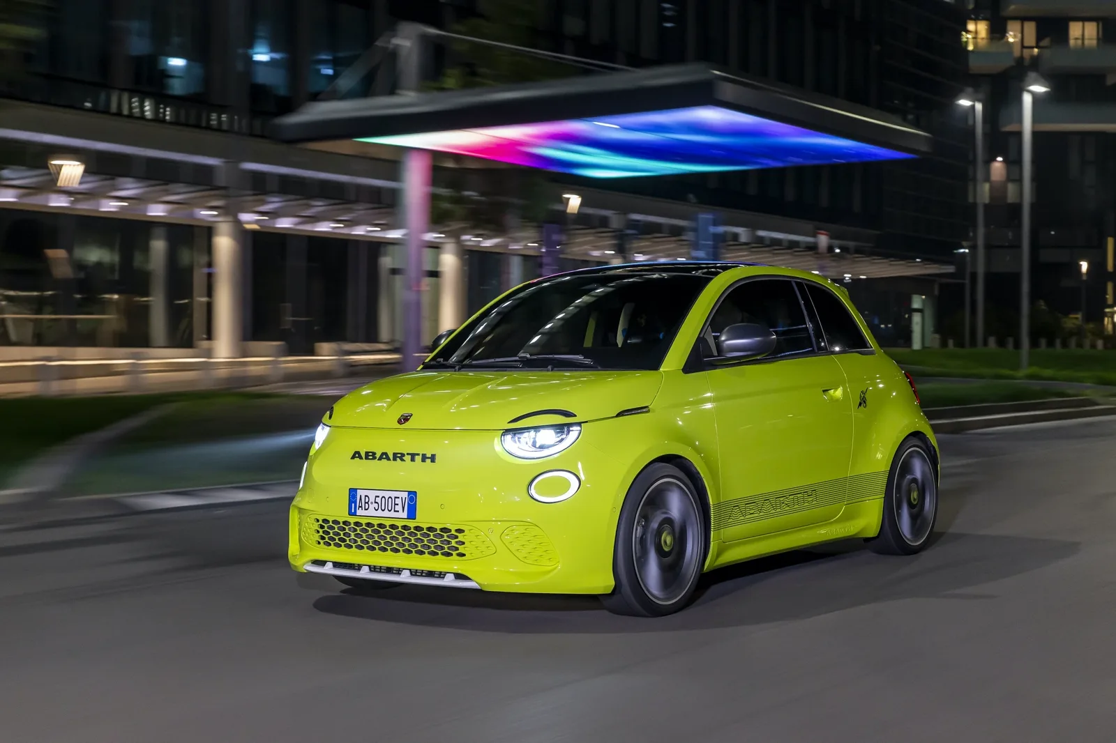 Abarth 500e (New Abarth 500e, Acid Green) – Abarth-Service in Seuzach