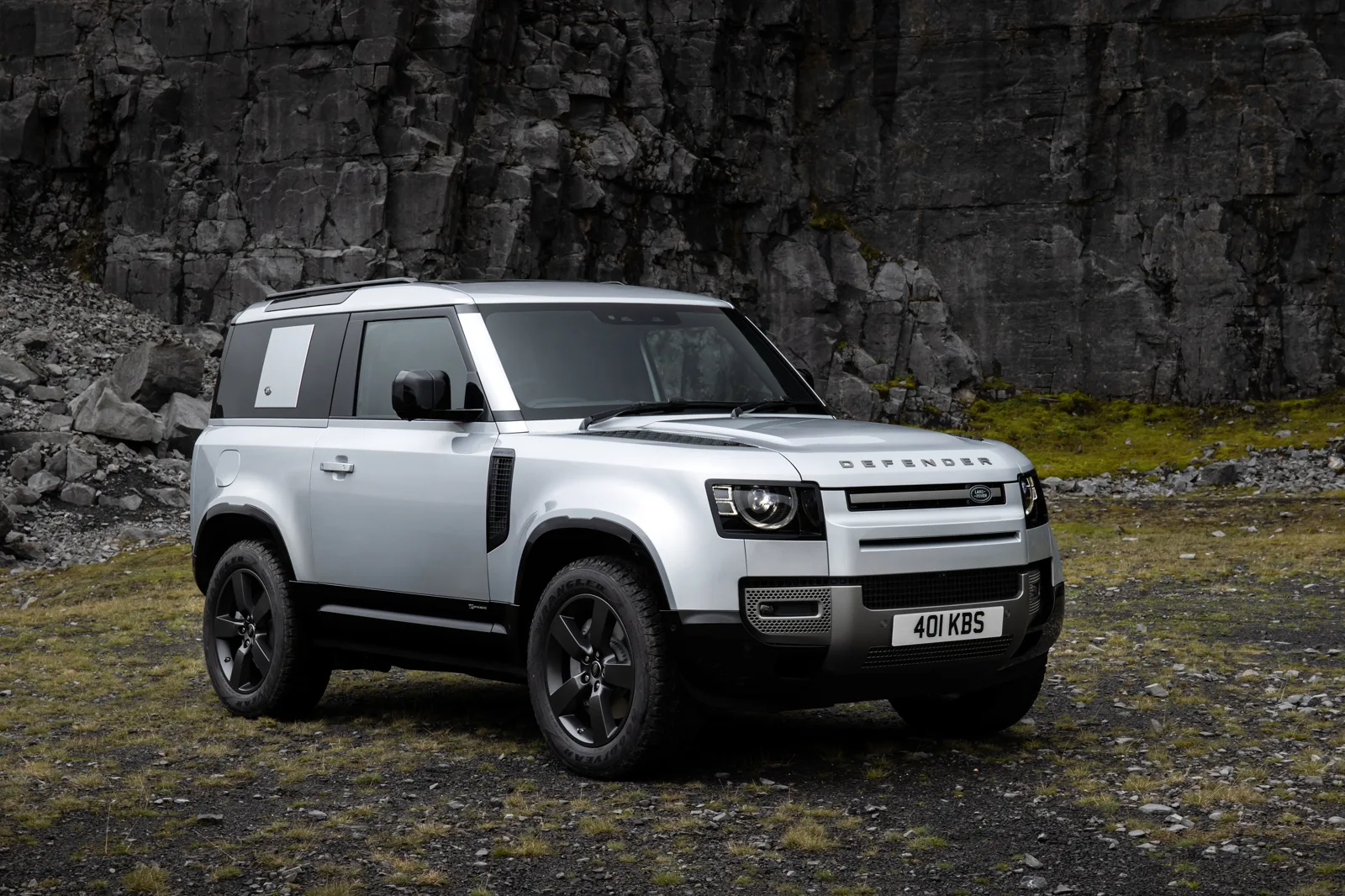 Land Rover Defender 90 X-Dynamic (L663, 21MY) – Land Rover-Service in Seuzach